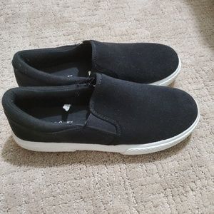 Cat and Jack girls slip ons NWOT